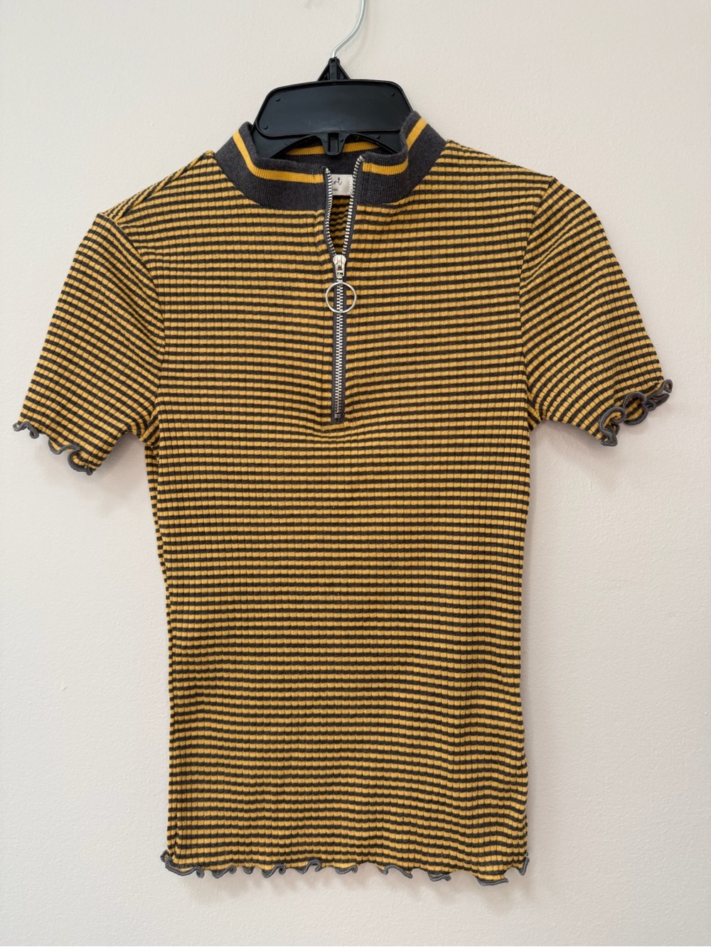 Ultra Flirt Women’s Yellow and Gray Striped Short-Sleeve Zip-Front Top